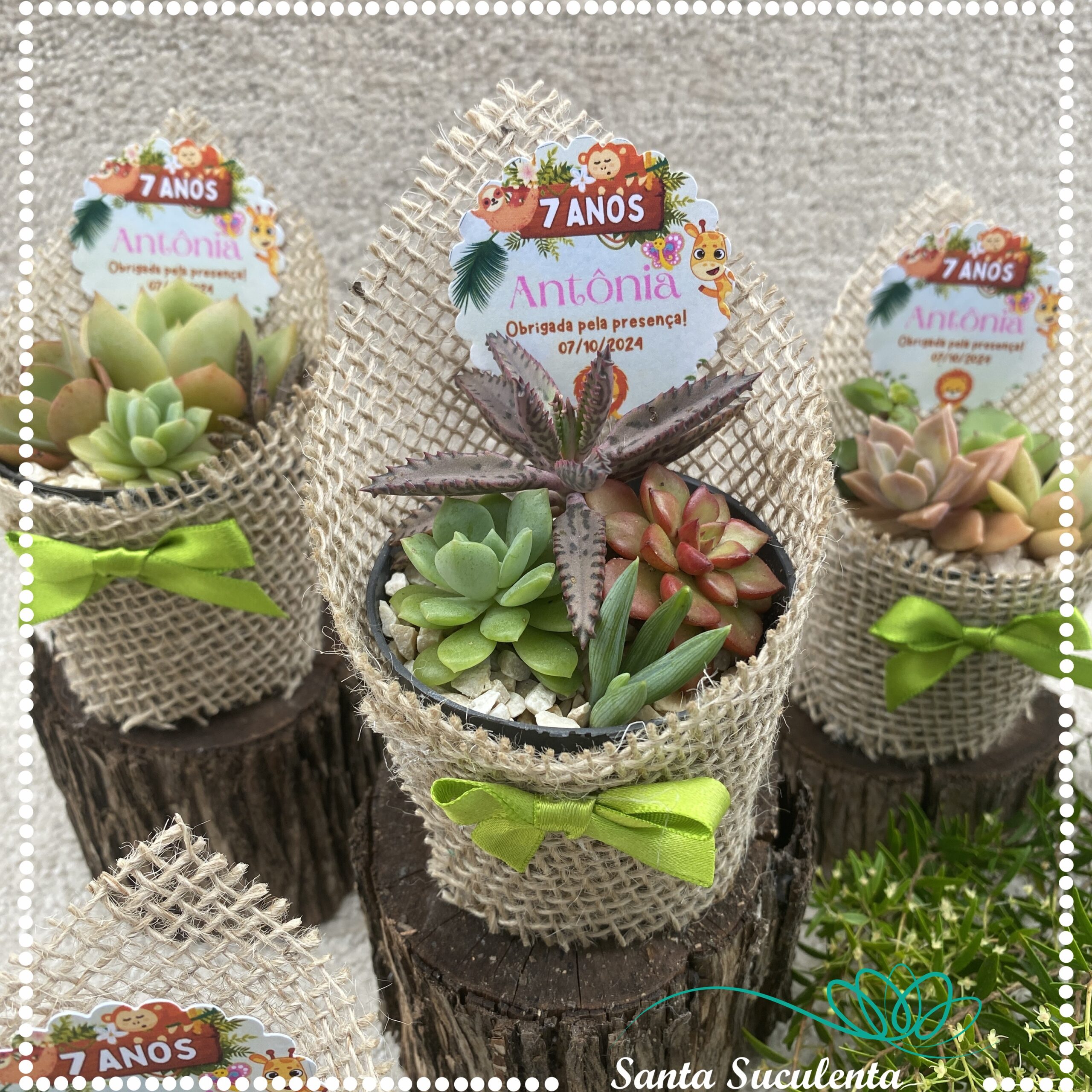 LEMBRANCINHA CACHEPÔ JUTA COM LAÇO  DE FITA